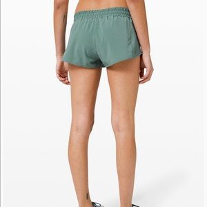 Lululemon Hotty Hot Shorts 2.5 inches